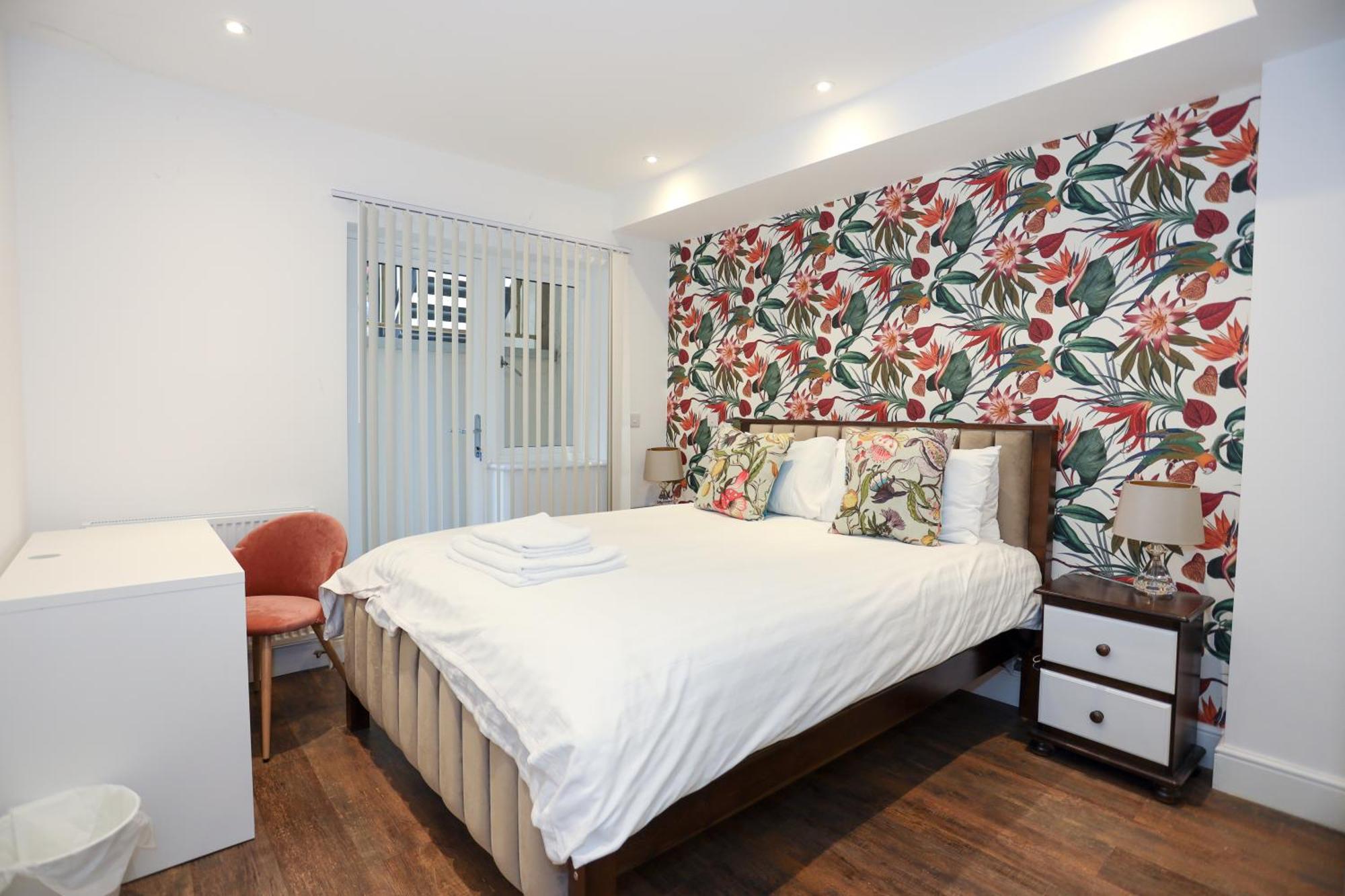 The Avonmore Olympia Couette-café